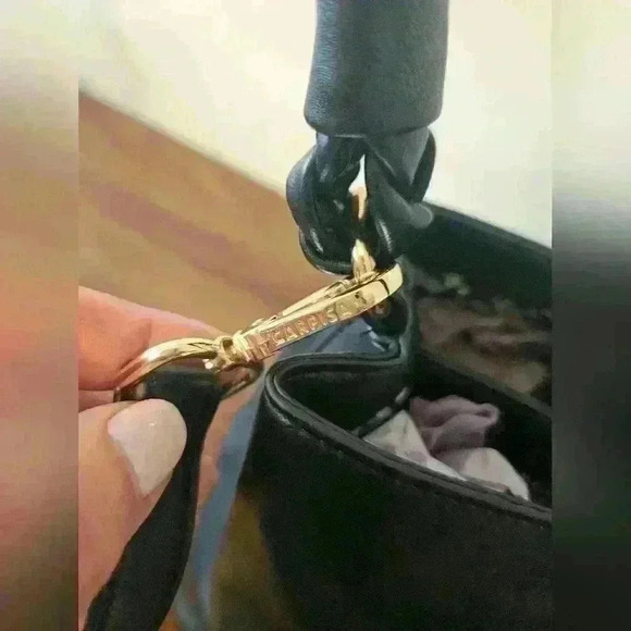 Carpisa Black Faux Leather Satchel Gold Hardware Detachable Cross-body Strap - Picture 5 of 16